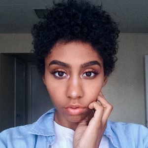 Meet your Posher, Amelia